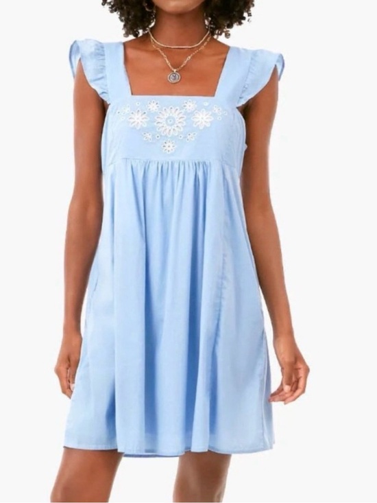 Draper James Dresses & Skirts - NWT Draper James Embroidered Maddie Babydoll Dress Light Blue Size Medium Lined